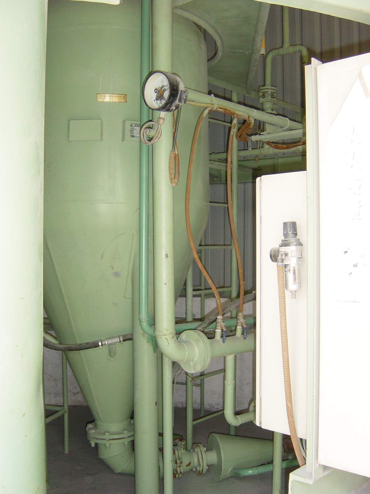 江苏常熟芬欧纸业热电公司石英砂-石灰石下行式正压密相气力输送仓泵1-2号线