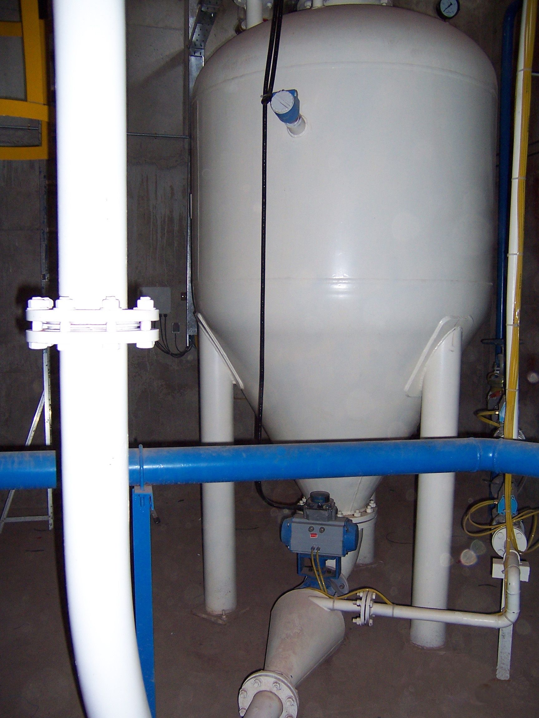 伊朗pass洗涤剂公司芒硝纯碱五钠正压密相气力输送仓泵