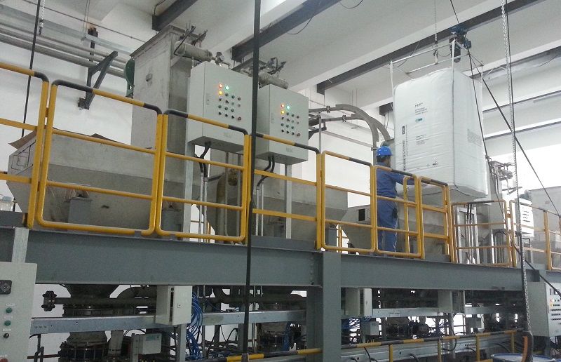 上海康达化工股份公司超轻气硅粉吨包拆包投料和除尘设备